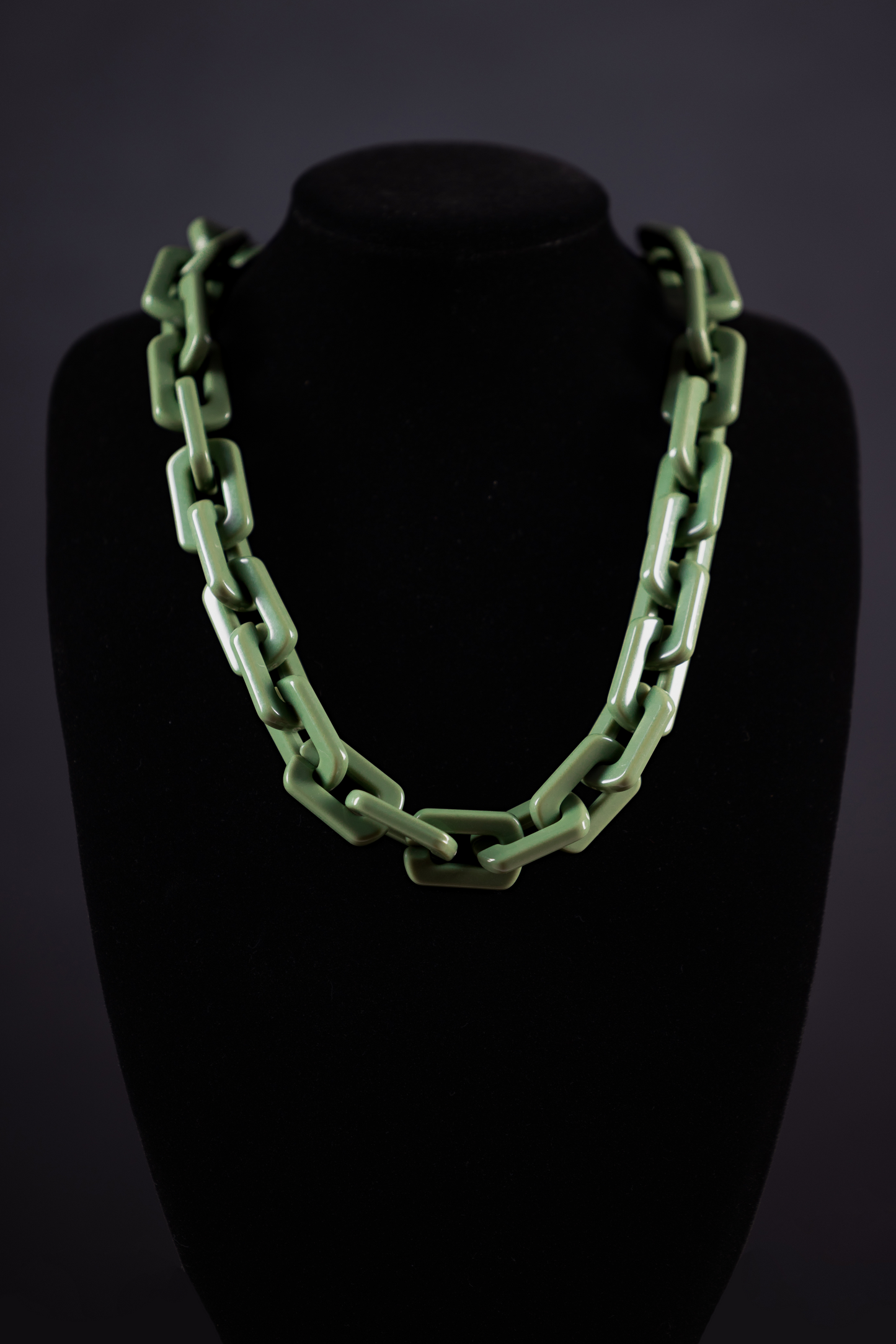 Olivé Chain